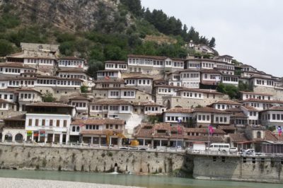 Albanien