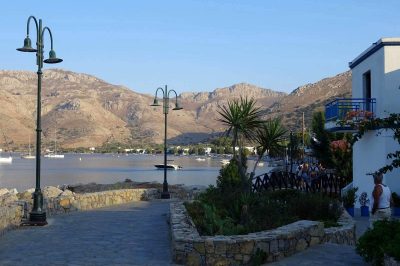 Foto Hafenpromenade von Livadia auf Tilos