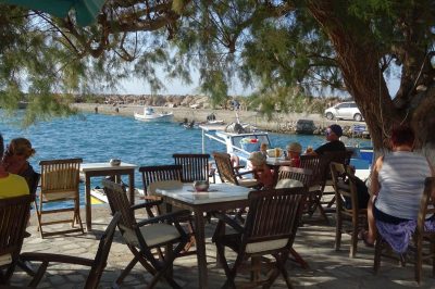 Foto Maritime Einkehr im Hafen von Livadia auf Tilos