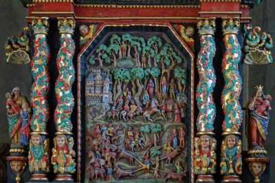 Foto Altar der Fraukirch aus dem 17. Jh. mit Szenen der Genoveva-Sage