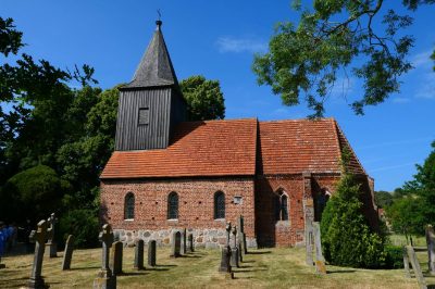 Foto Backsteinkirche von Groß-Zicker aus dem 14. Jh.